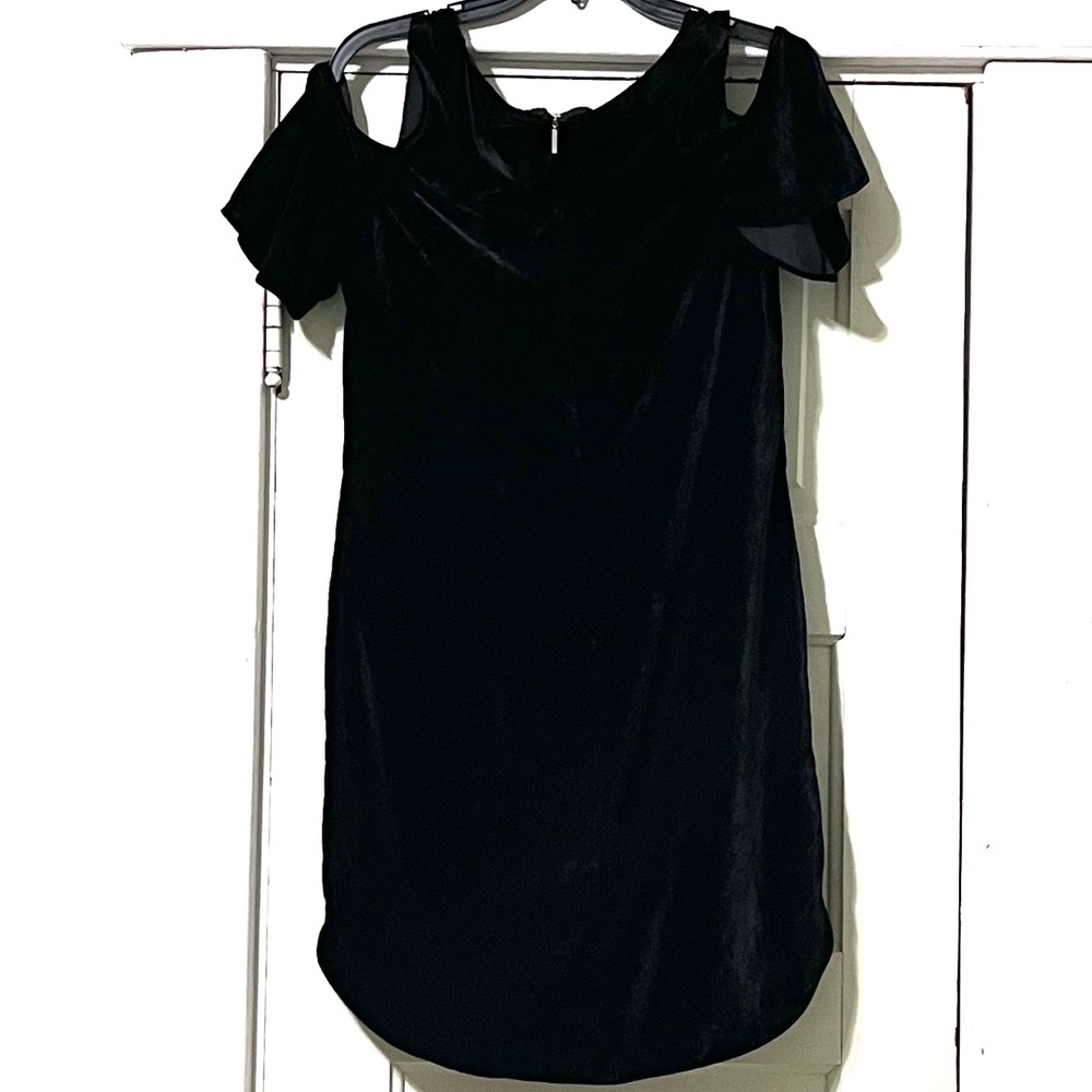 NWT LAUREN by Ralph Lauren. Black crush velvet dress. Size 4. - Picture 4 of 4